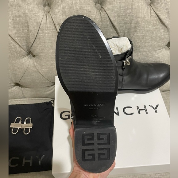 Givenchy Lock Ankle Boots in black leather size 37.5 - Picture 8 of 16